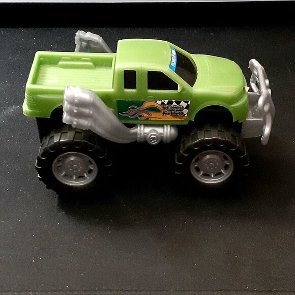 Ford F150 Green Monster Truck Toy w/Extended Exhaust Pipes - Plastic - Fun Play! - Picture 5 of 11